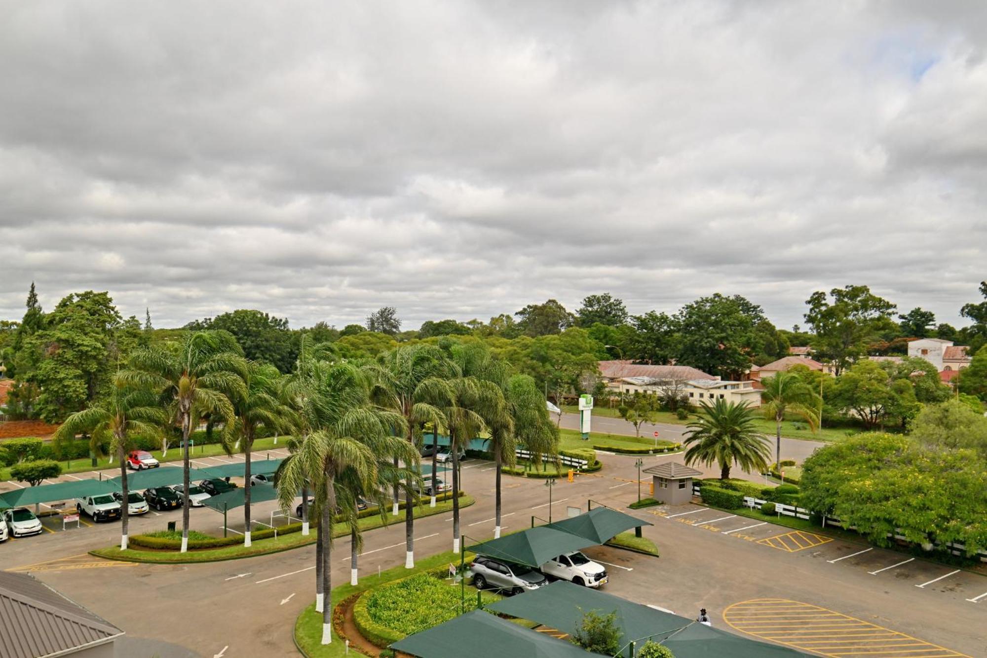 Holiday Inn - Bulawayo By Ihg Exterior foto